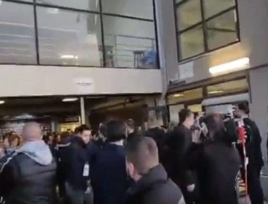 Ένταση με την παρουσία Μαρινάκη στην Τούμπα: Παρέμβαση για εκτόνωση από τον Γ.Σαββίδη